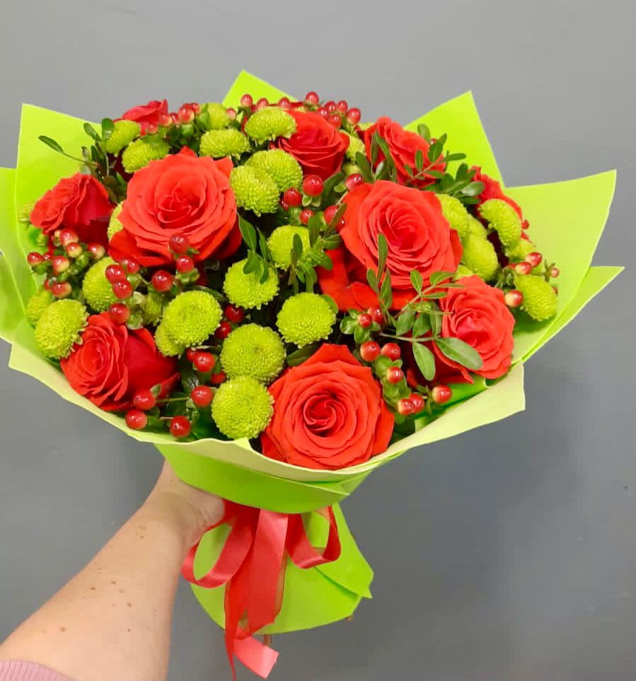 Букет цветов из: Хризантемы и Розы в Новоселки