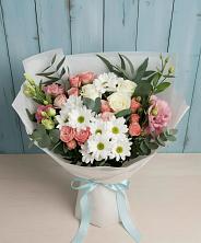 Букет цветов из:  Розы, Лизиантусы и Хризантемы в Новоселки