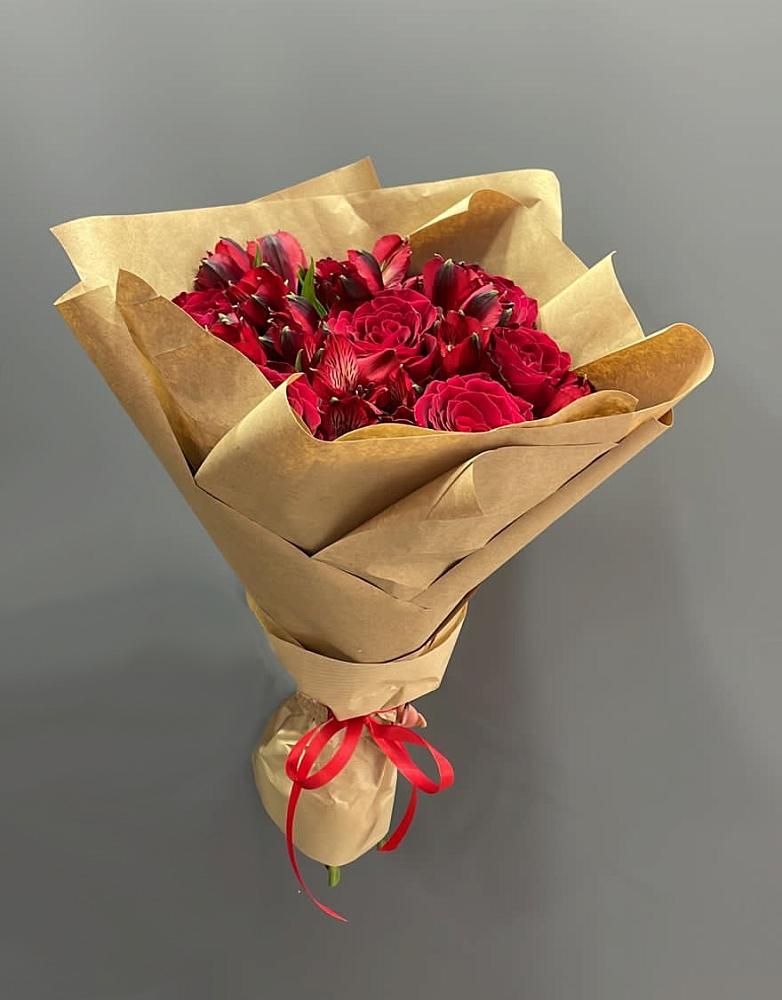 Букет цветов из: Альстромерии и Розы в Новоселки