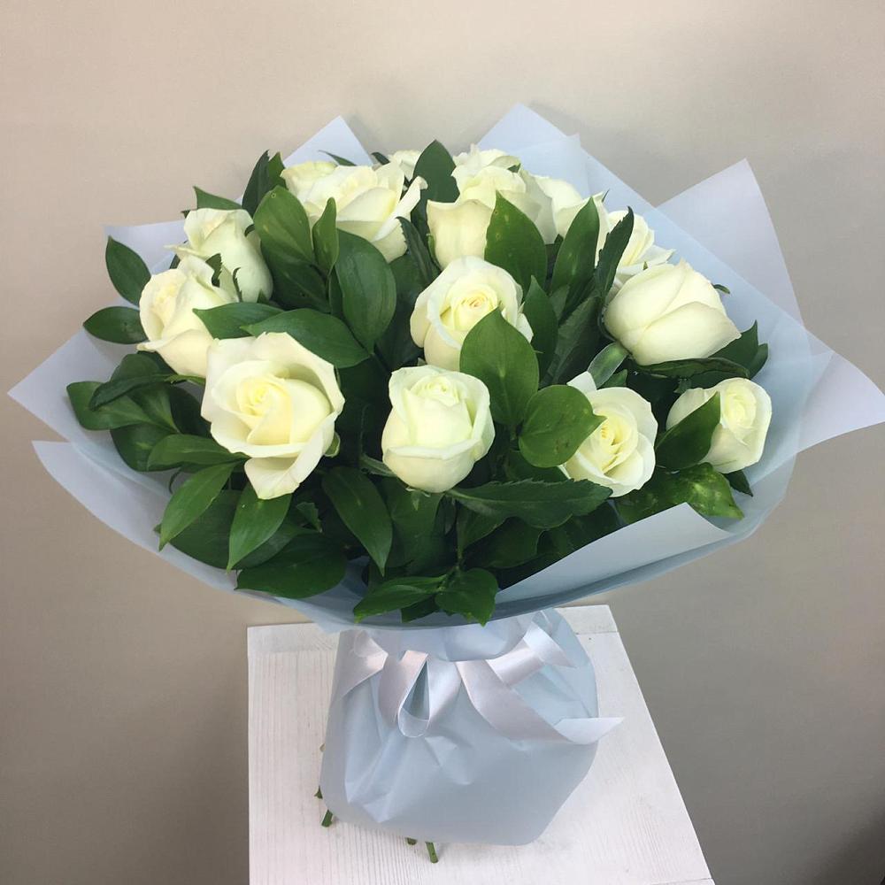 Букет 15 Белых роз Проуд в Новоселки