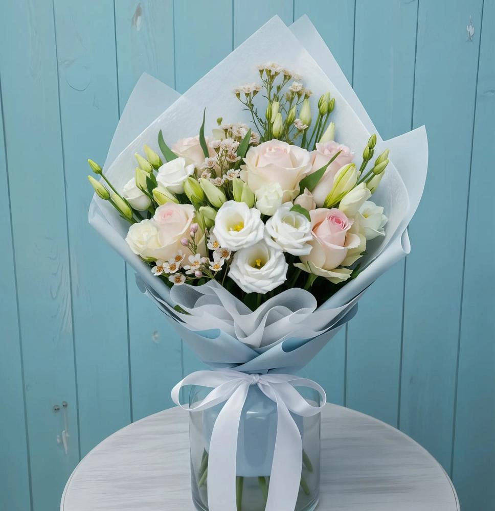 Букет цветов из: Розы и Лизиантусы в Новоселки