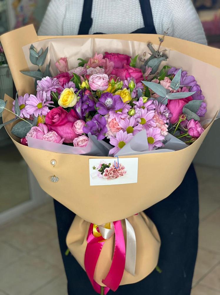 Букет цветов из: Хризантемы, Гвоздики и Альстромерии в Новоселки