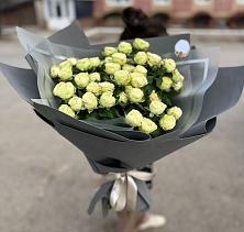 Букет Белые кустовые розы Солинеро в Новоселки