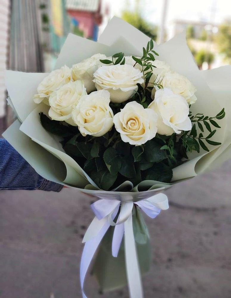 Букет Белые розы Проуд в Новоселки