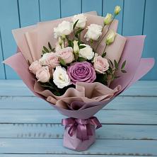 Букет цветов из:  Розы и Лизиантусы в Новоселки