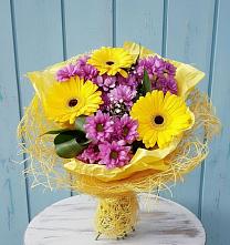 Букет цветов из:  Хризантемы и Герберы в Новоселки