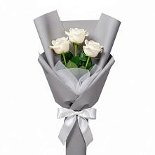 Букет 3 белые розы в Новоселки
