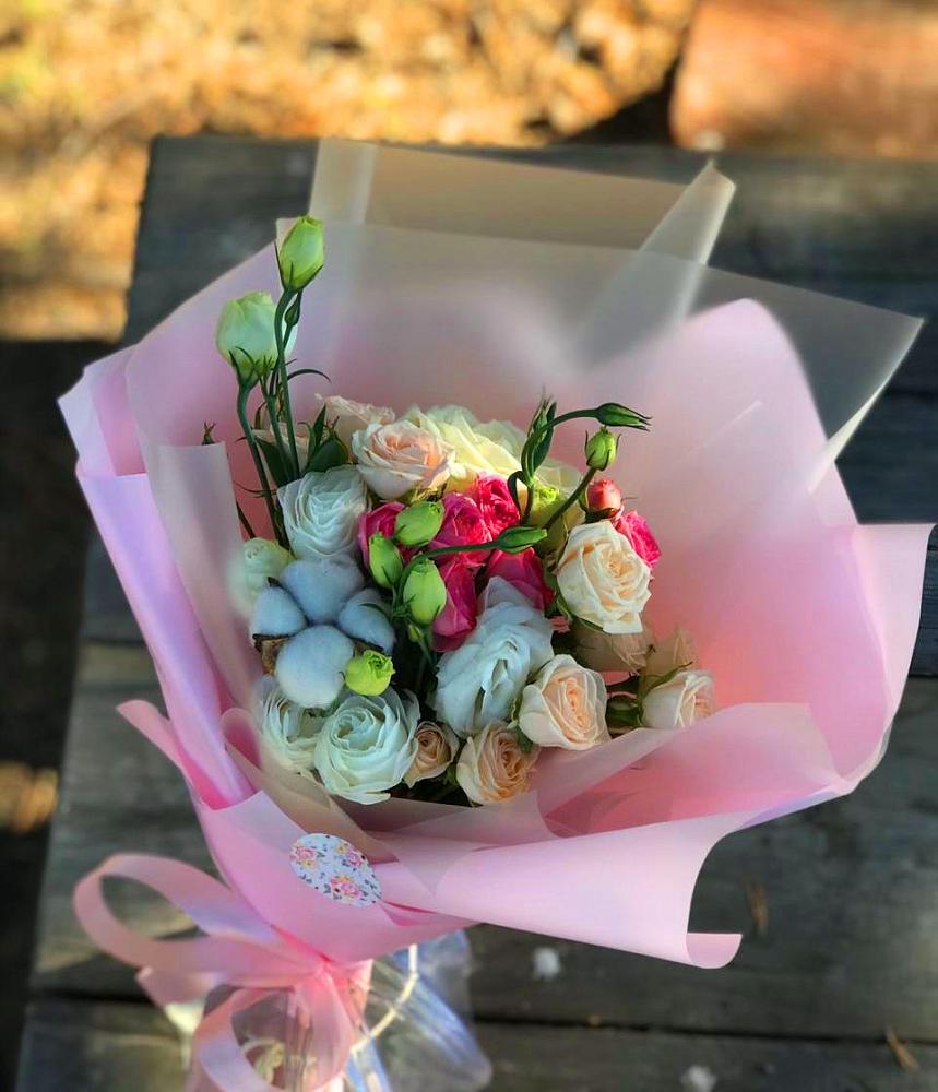 Букет цветов из: Розы и Лизиантусы в Новоселки