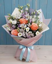 Букет цветов из:  Лизиантусы, Розы, Альстромерии и Гипсофила в Новоселки
