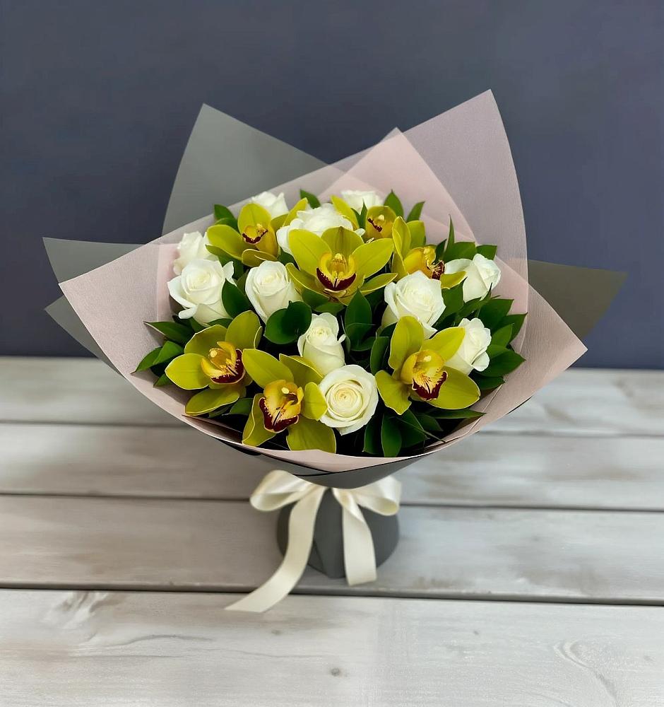 Букет цветов из: Орхидеи и Розы в Новоселки