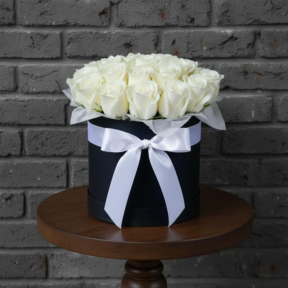 Цветочная композиция из Розы в шляпной коробке в Новоселки