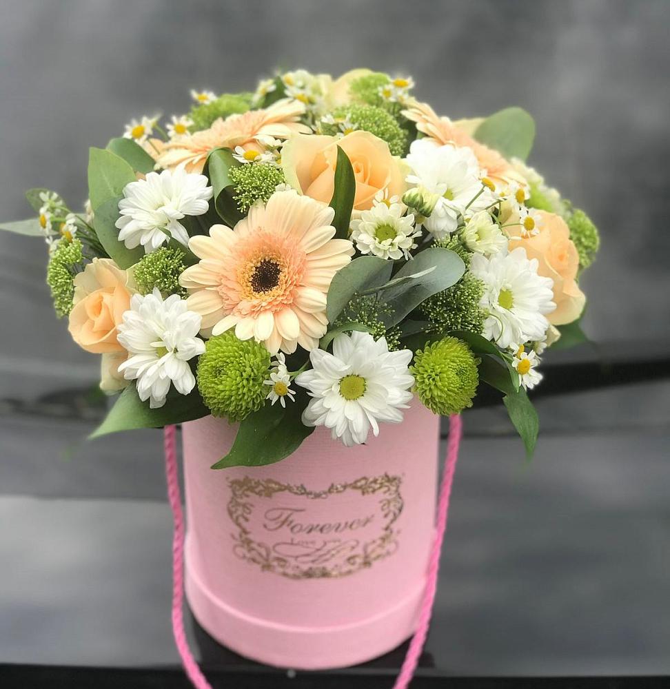 Цветочная композиция из Розы, Герберы и Хризантемы в шляпной коробке в Новоселки