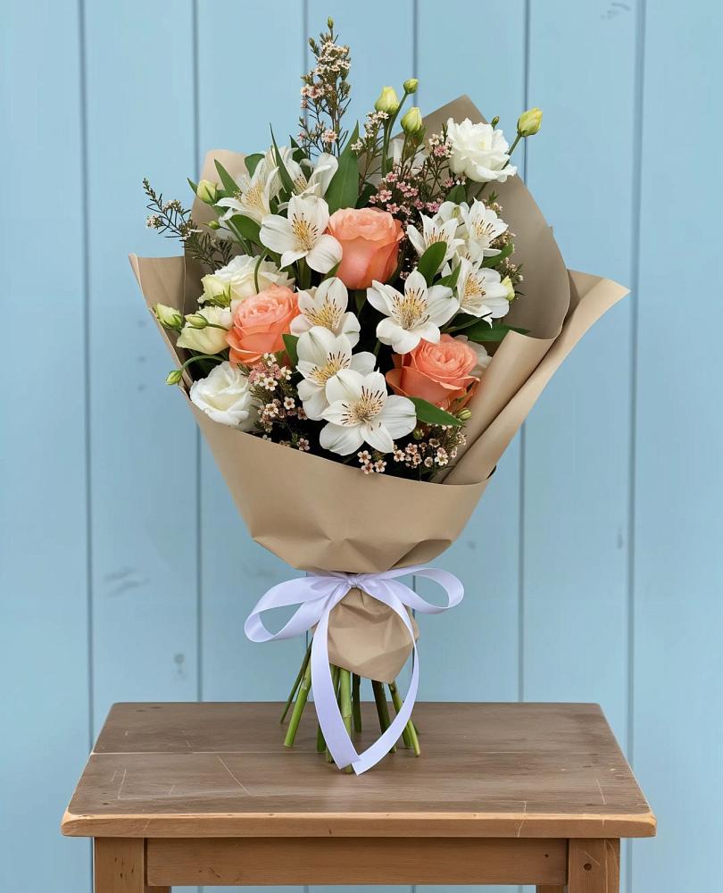 Букет цветов из: Альстромерии, Лизиантусы, Розы и Хризантемы в Новоселки