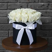 Цветочная композиция из Розы в шляпной коробке в Новоселки