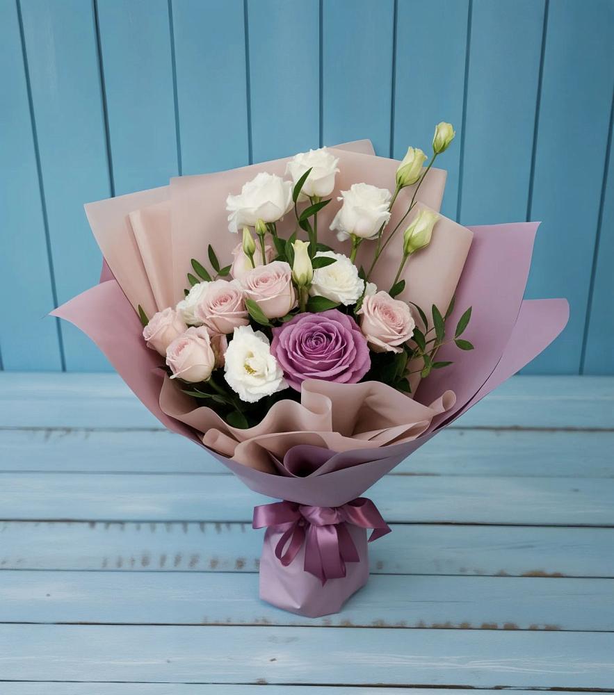 Букет цветов из: Розы и Лизиантусы в Новоселки